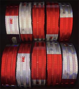 3M Diamond Grade Reflective Adhesive Tape 983D Red and White Waterproof Sticker - Image 3