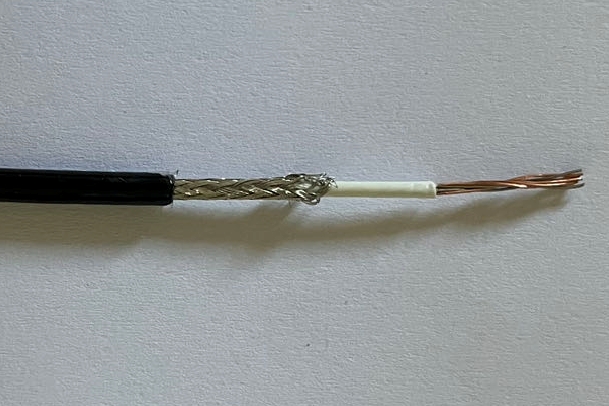 Grove LMI Cable / Length Sensor Cable with single core and 139 feet length.
Hirschmann / PAT Part Number is 000-673-020-002.
Grove, Manitowoc and National Crane Part Number is 9333101618. 9333102986